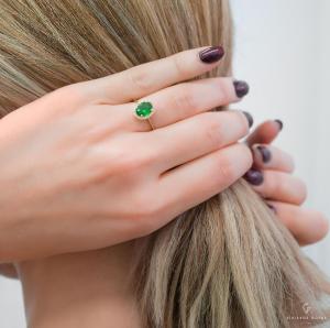 Δαχτυλίδι με πράσινο διαμαντάκι